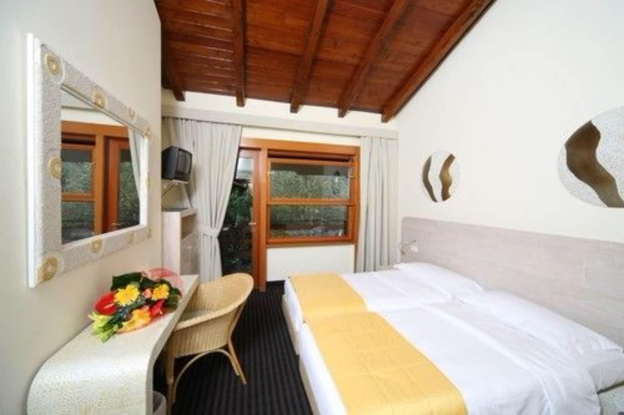 Hotel Sailing Center Malcesine Kültér fotó